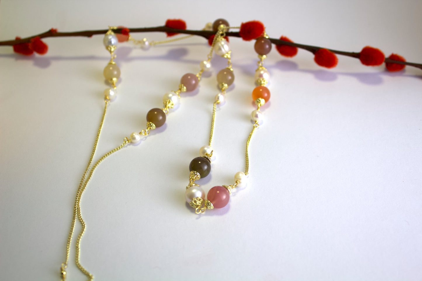 Liushuang – Banded Agate & Freshwater Pearl Necklace