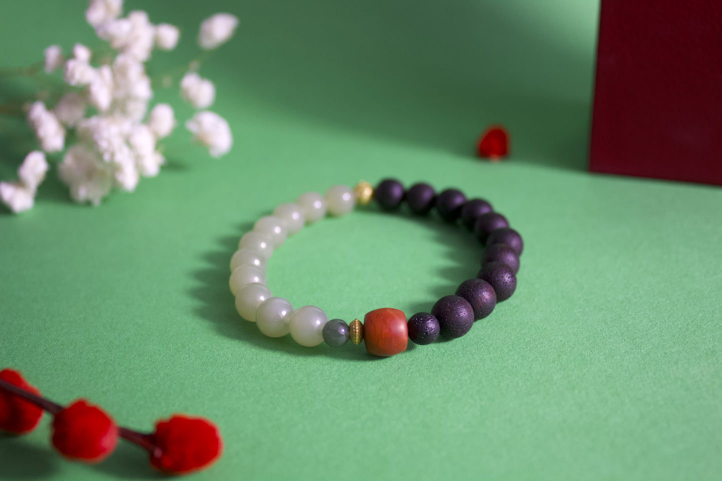 "BanShanShui" —  Harmony Beaded Bracelet with Hetian Jade, Nanhong Agate & Agarwood