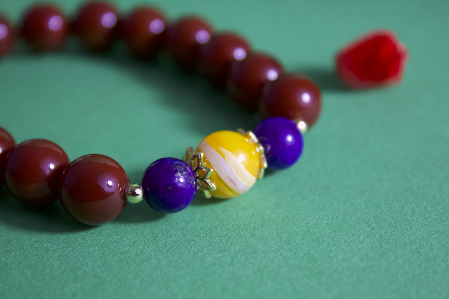 "ZhuYan" - Nanhong Agate, Lapis Lazuli & Pearl Shell Beaded Bracelet