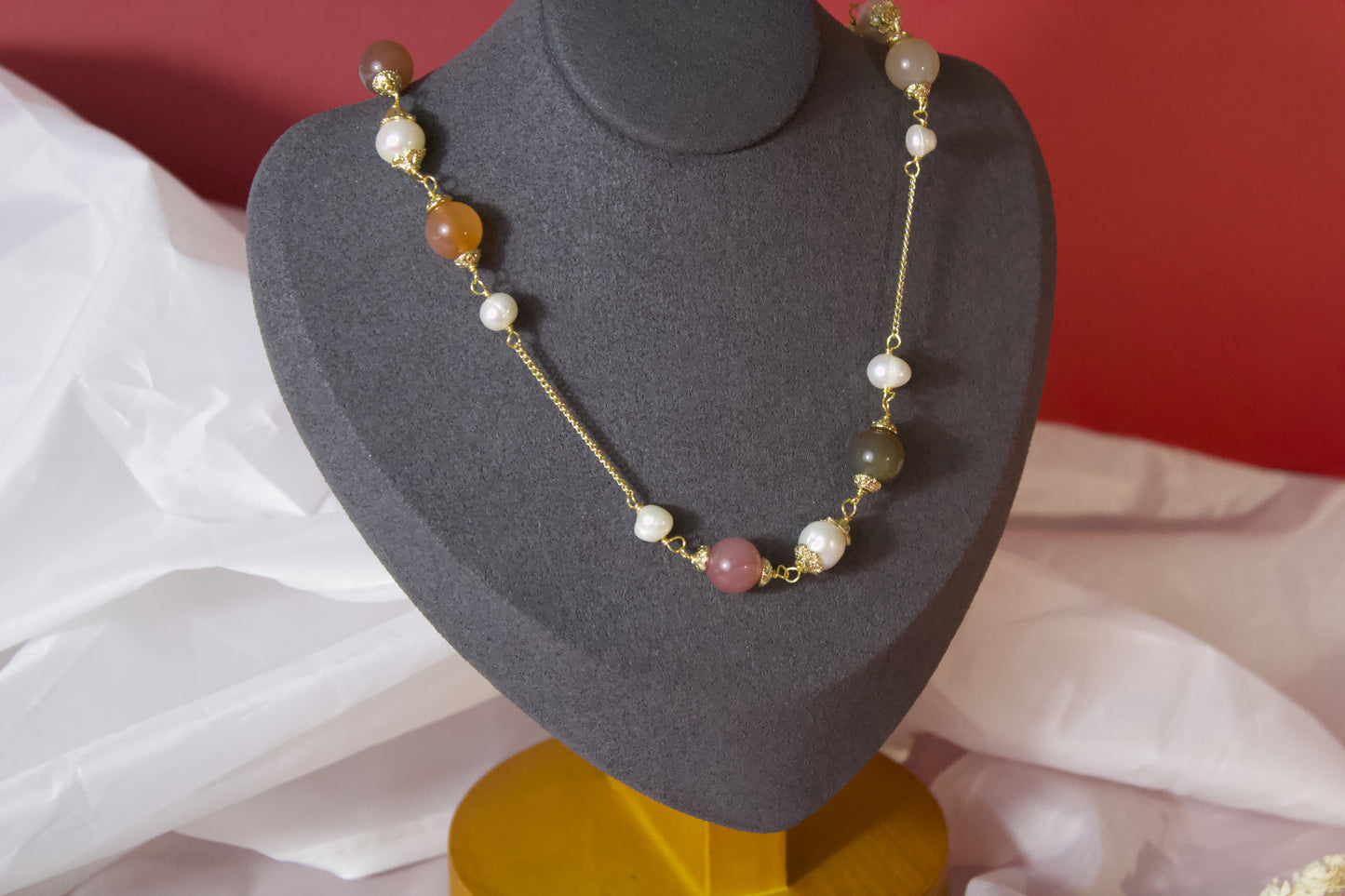 Liushuang – Banded Agate & Freshwater Pearl Necklace