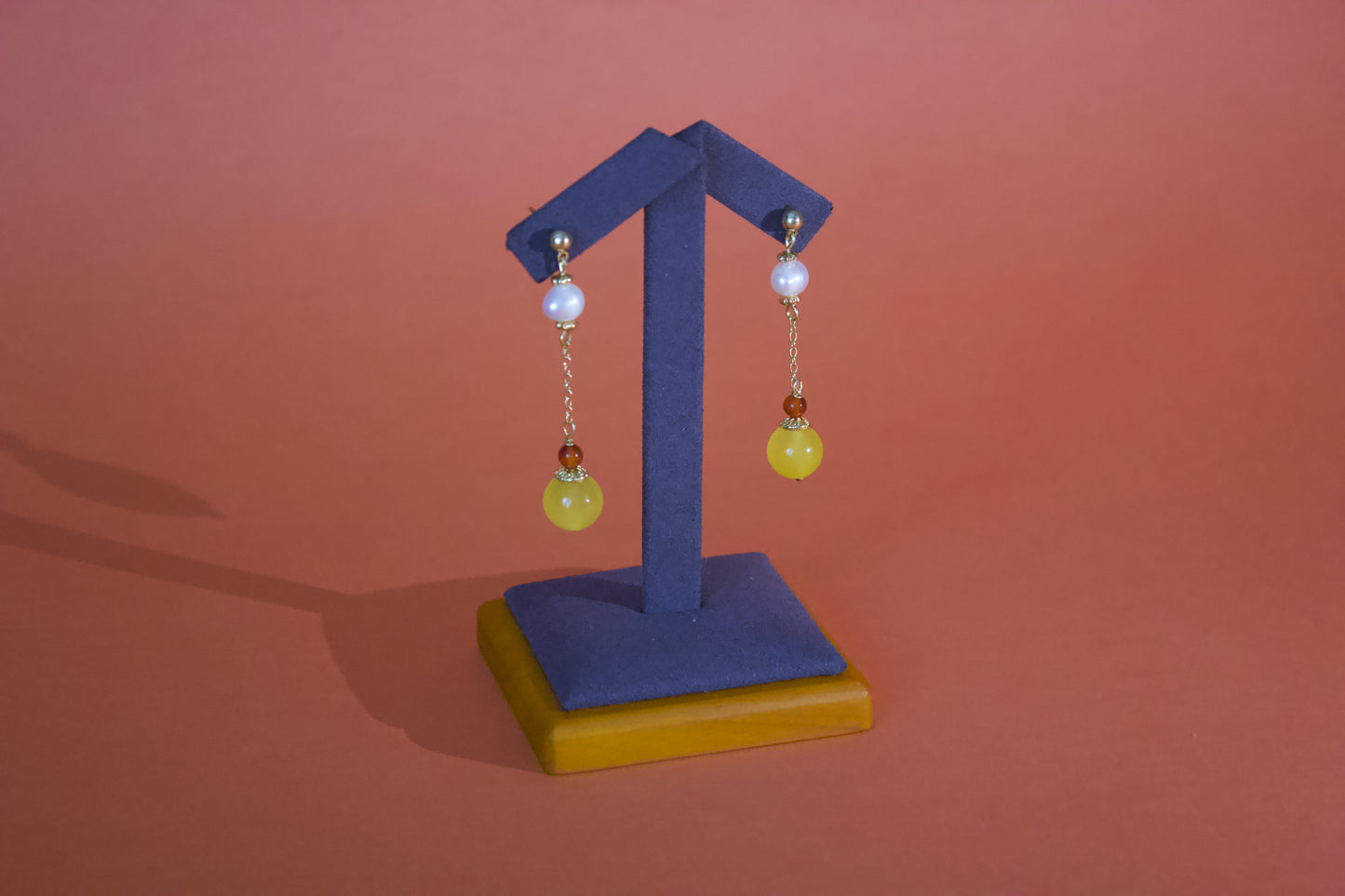 Pure Glow · Agate & Pearl Earrings