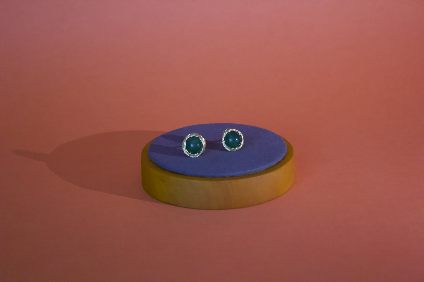 Golden Nest – Green Agate Stud Earrings