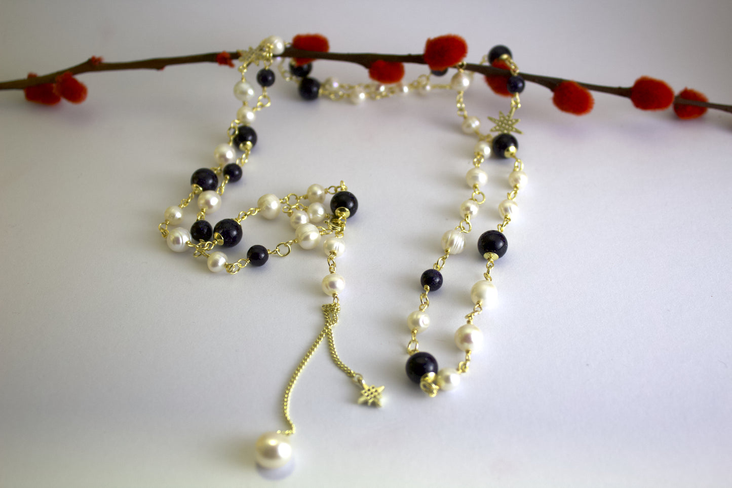 Zhenhei – Blue Goldstone (Synthetic Gemstone) & Baroque Pearl Necklace