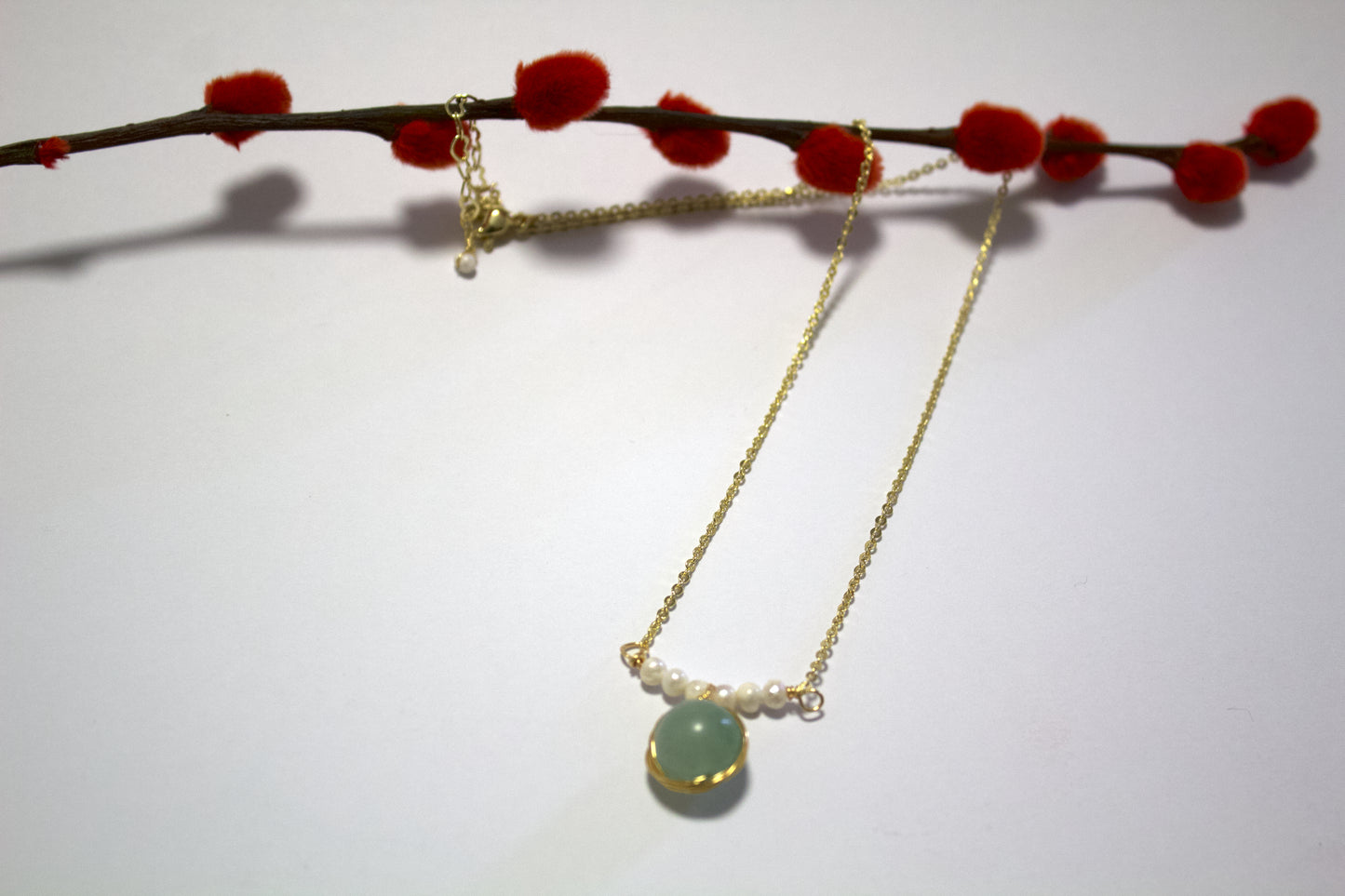 Yuelan – Green Agate & Pearl Drop Necklace