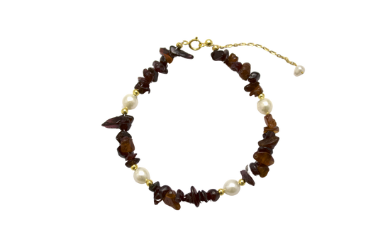 “HongYan" - Garnet & Freshwater Pearl Beaded Bracelet
