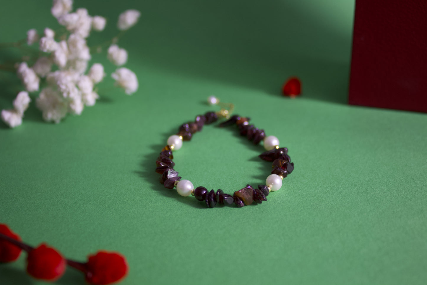 “HongYan" - Garnet & Freshwater Pearl Beaded Bracelet