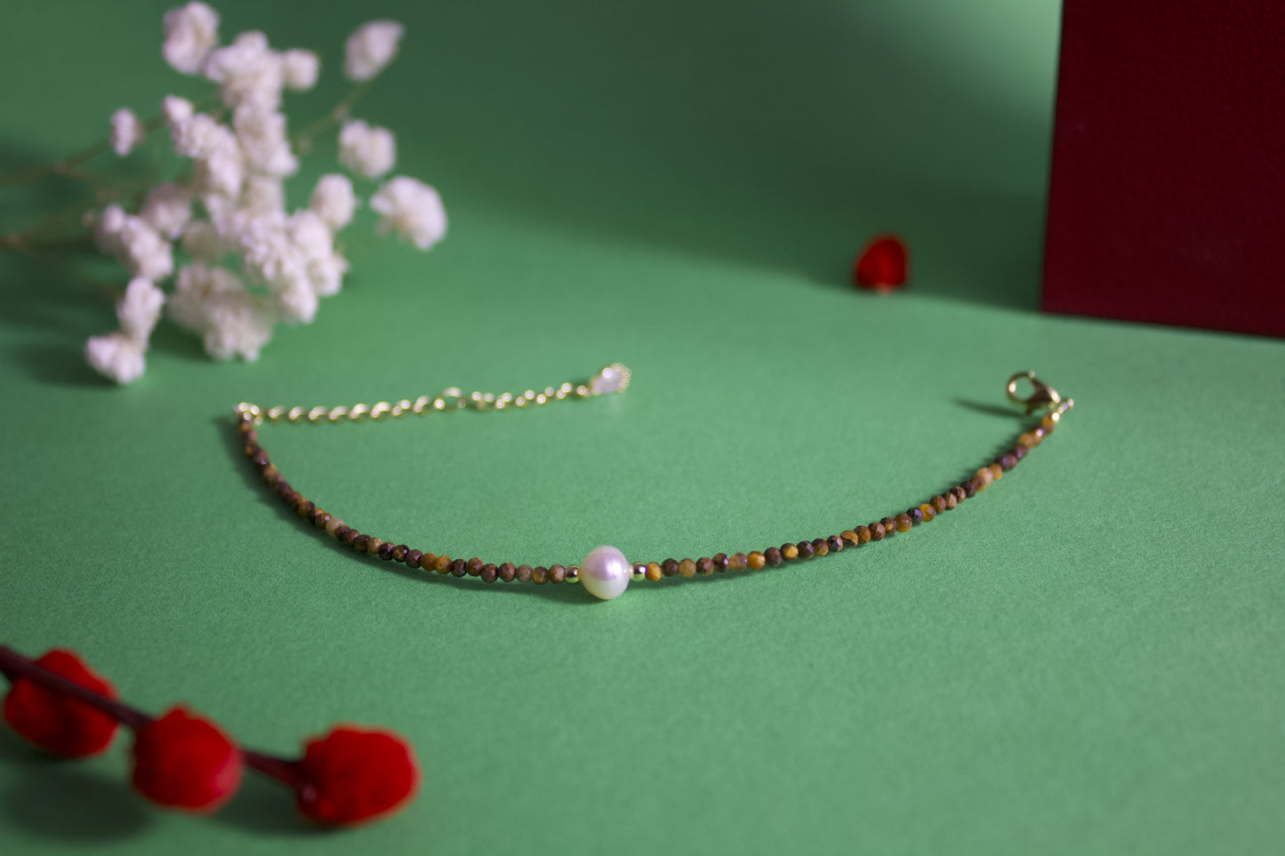 Jingyu – Tiger’s Eye & Freshwater Pearl Bracelet