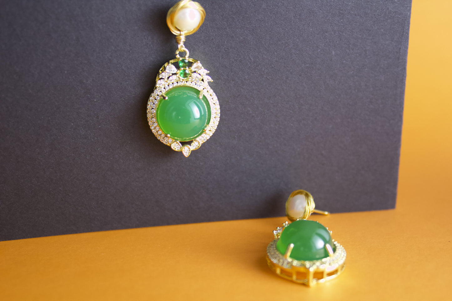Emerald Grace – Green Agate Elegant Earrings
