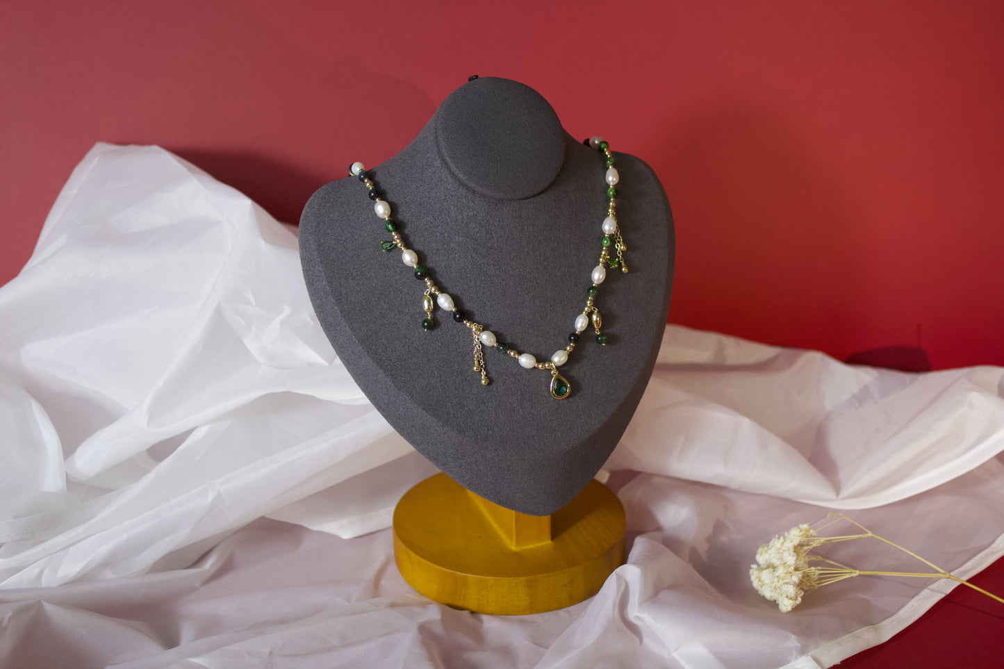 Verdelia – Green Tiger Eye & Pearl Necklace