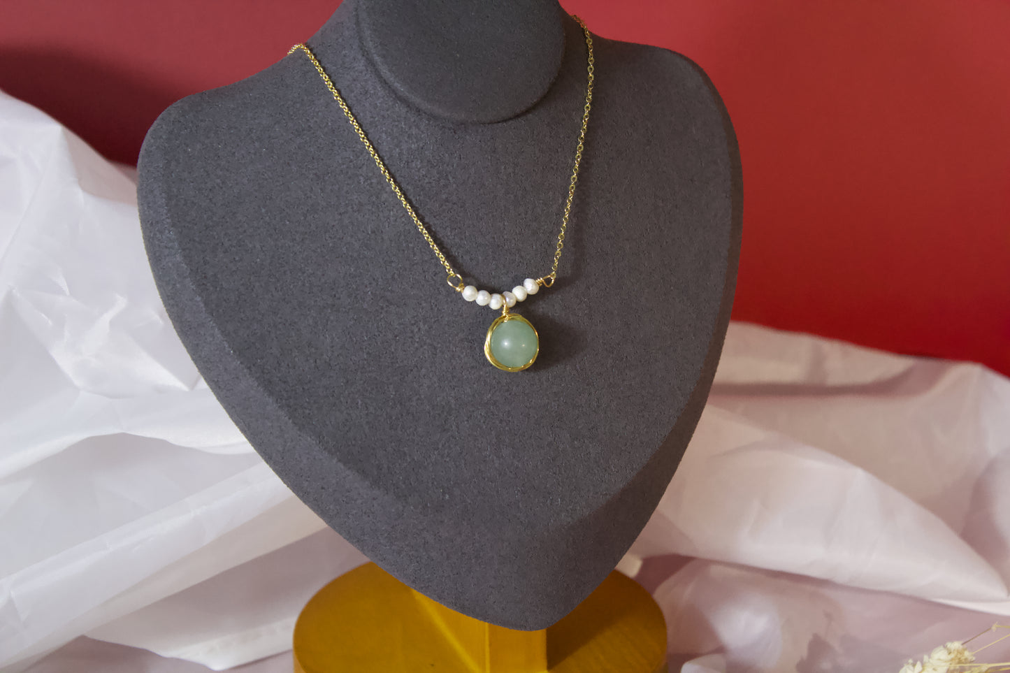 Yuelan – Green Agate & Pearl Drop Necklace