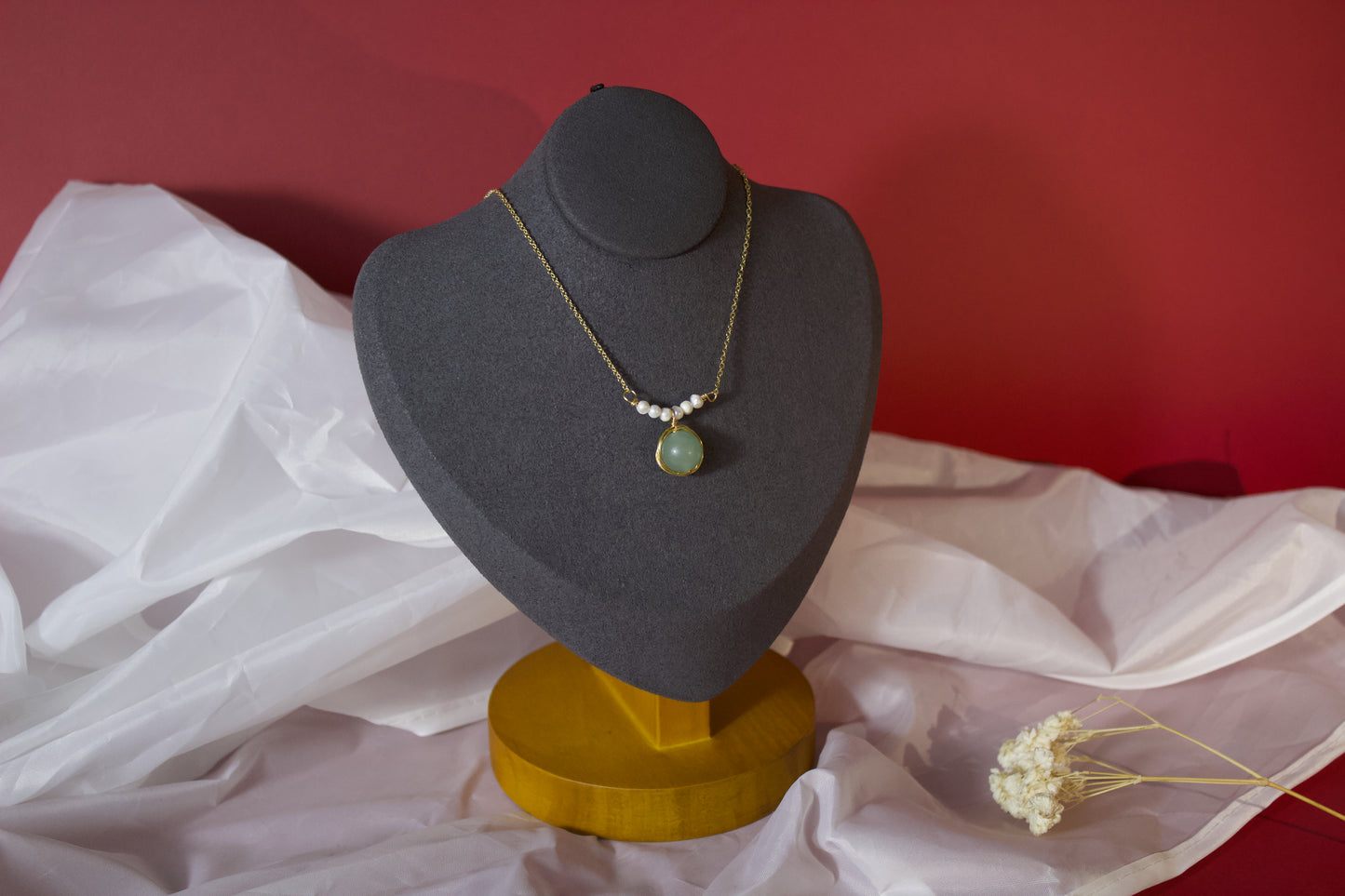 Yuelan – Green Agate & Pearl Drop Necklace