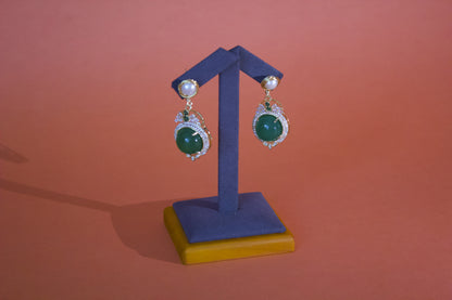 Emerald Grace – Green Agate Elegant Earrings
