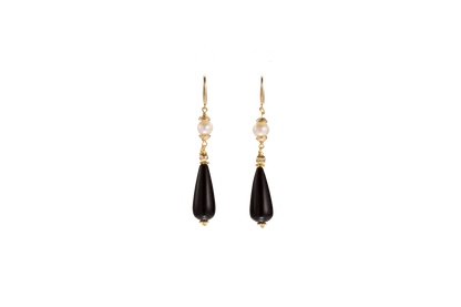 Midnight Glow – Black Onyx & Pearl Earrings