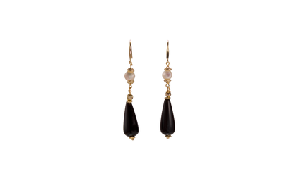 Midnight Glow – Black Onyx & Pearl Earrings